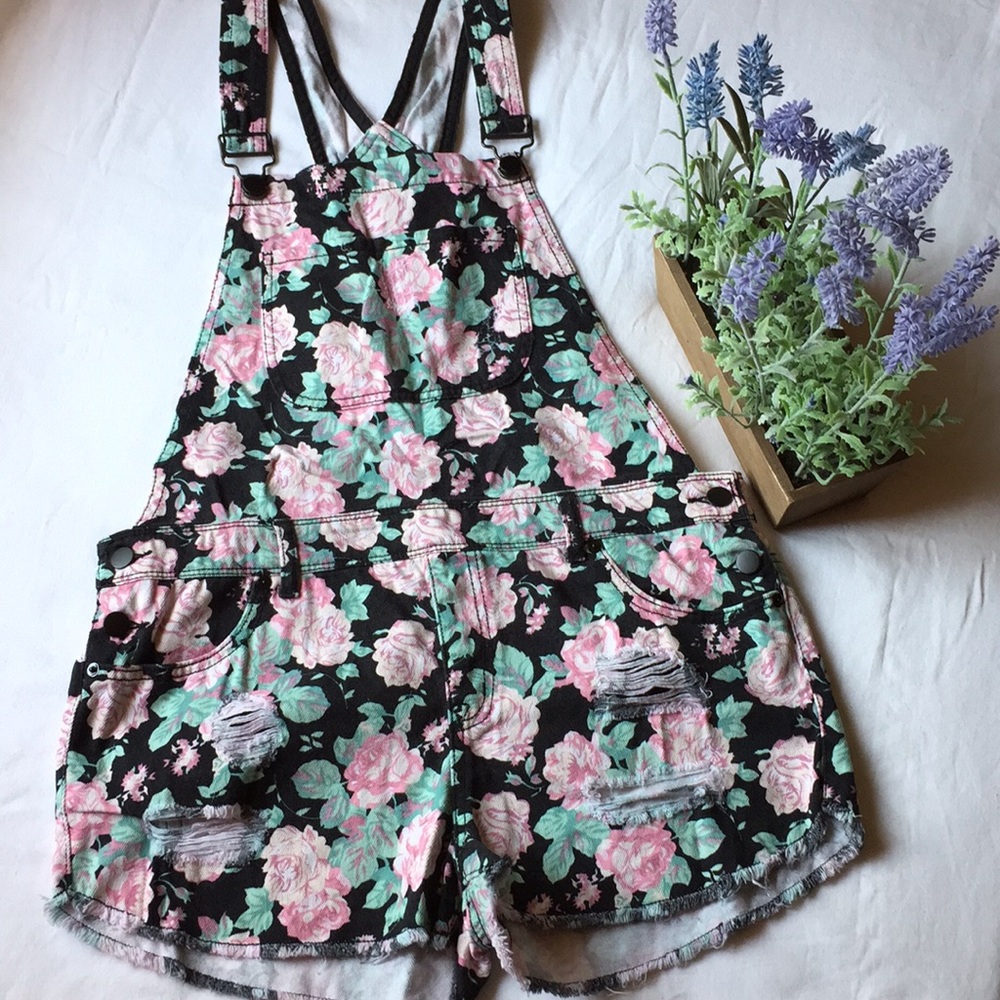 🔥 Flowered Short-Overalls 🔥